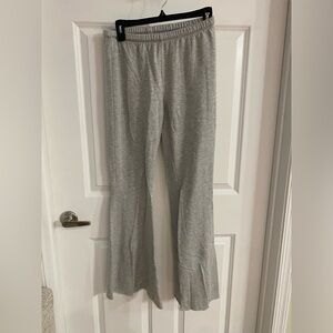 Grey aerie flare leggings. Size medium.
